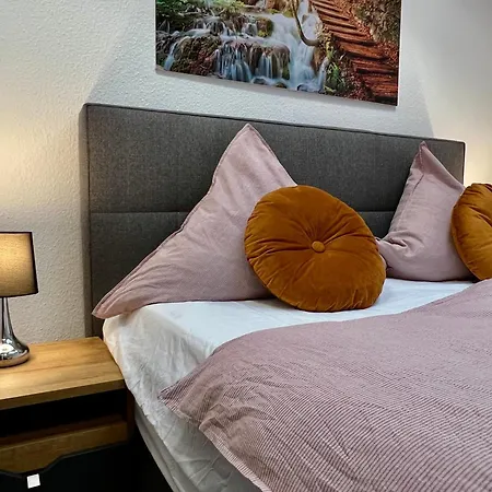 Vonmos アパート *